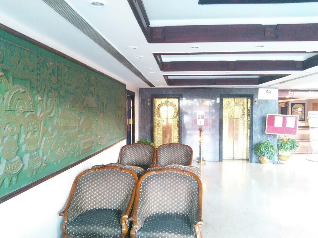 เดอะ วูด แมเนอร์ เอ็มจี โรด Hotel Kochi ภายนอก รูปภาพ