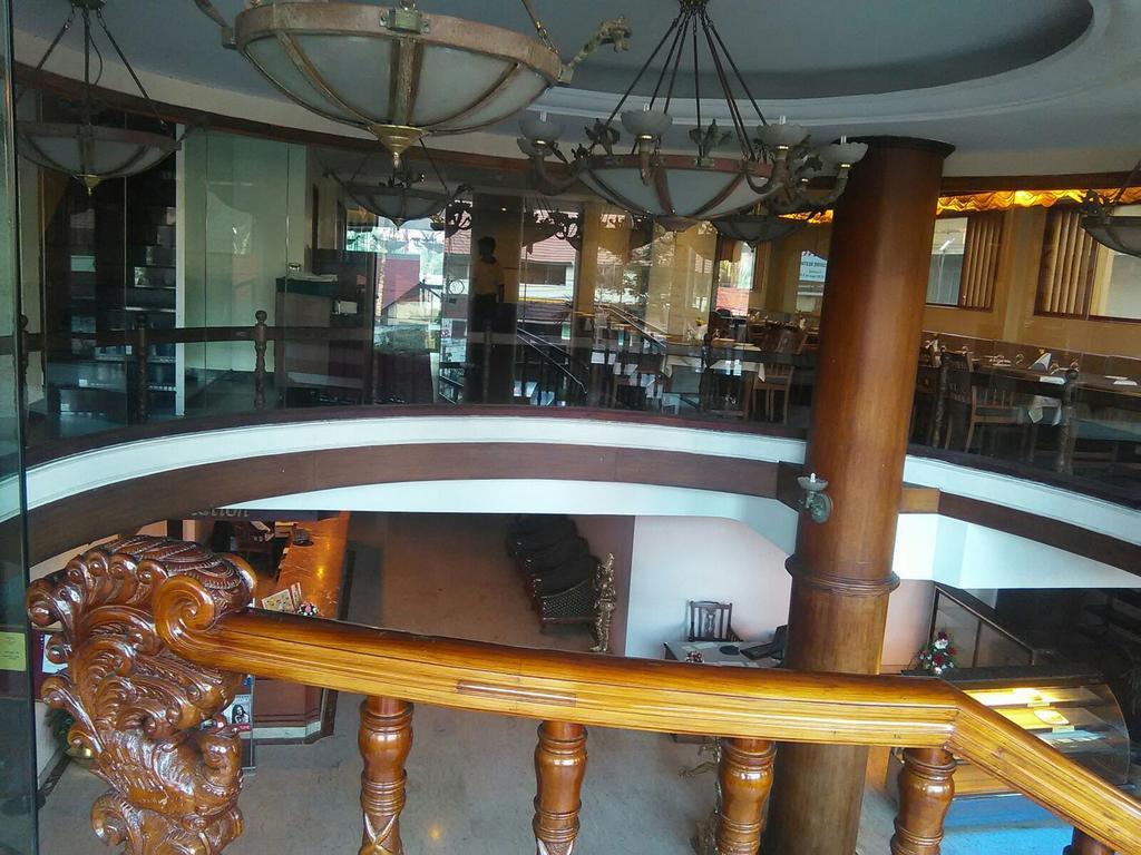 เดอะ วูด แมเนอร์ เอ็มจี โรด Hotel Kochi ภายนอก รูปภาพ