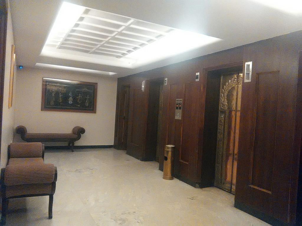 เดอะ วูด แมเนอร์ เอ็มจี โรด Hotel Kochi ภายนอก รูปภาพ