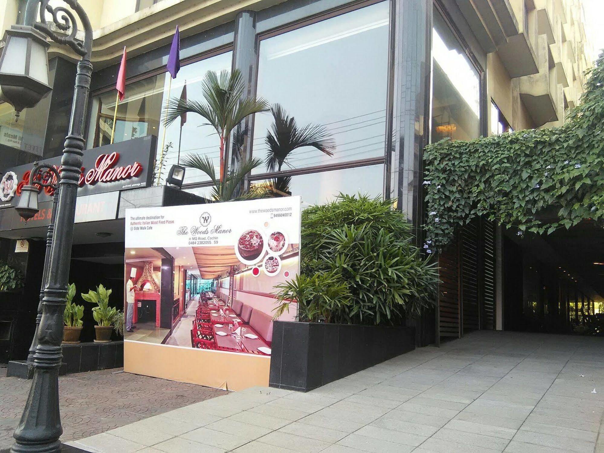 เดอะ วูด แมเนอร์ เอ็มจี โรด Hotel Kochi ภายนอก รูปภาพ