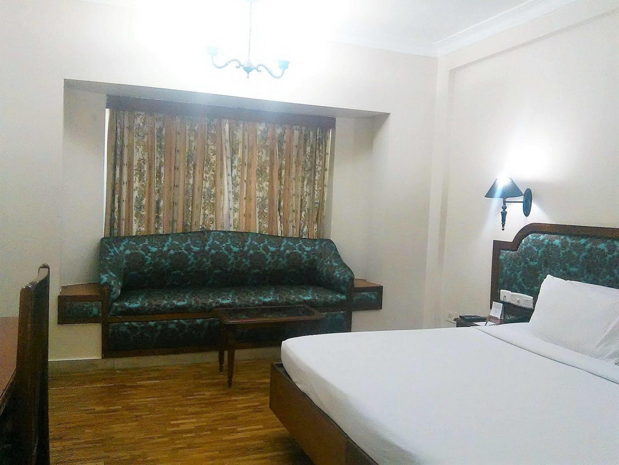 เดอะ วูด แมเนอร์ เอ็มจี โรด Hotel Kochi ภายนอก รูปภาพ