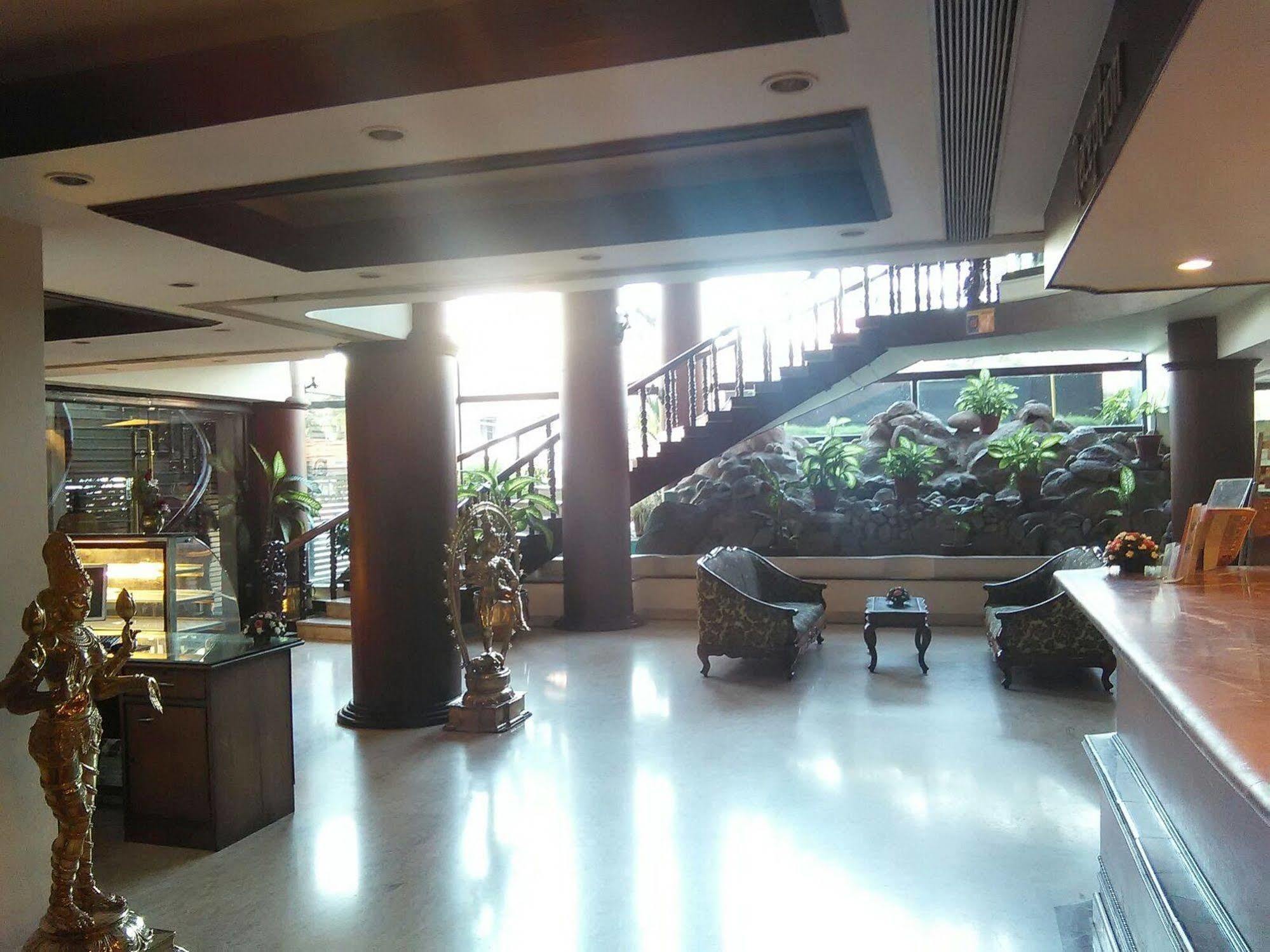 เดอะ วูด แมเนอร์ เอ็มจี โรด Hotel Kochi ภายนอก รูปภาพ