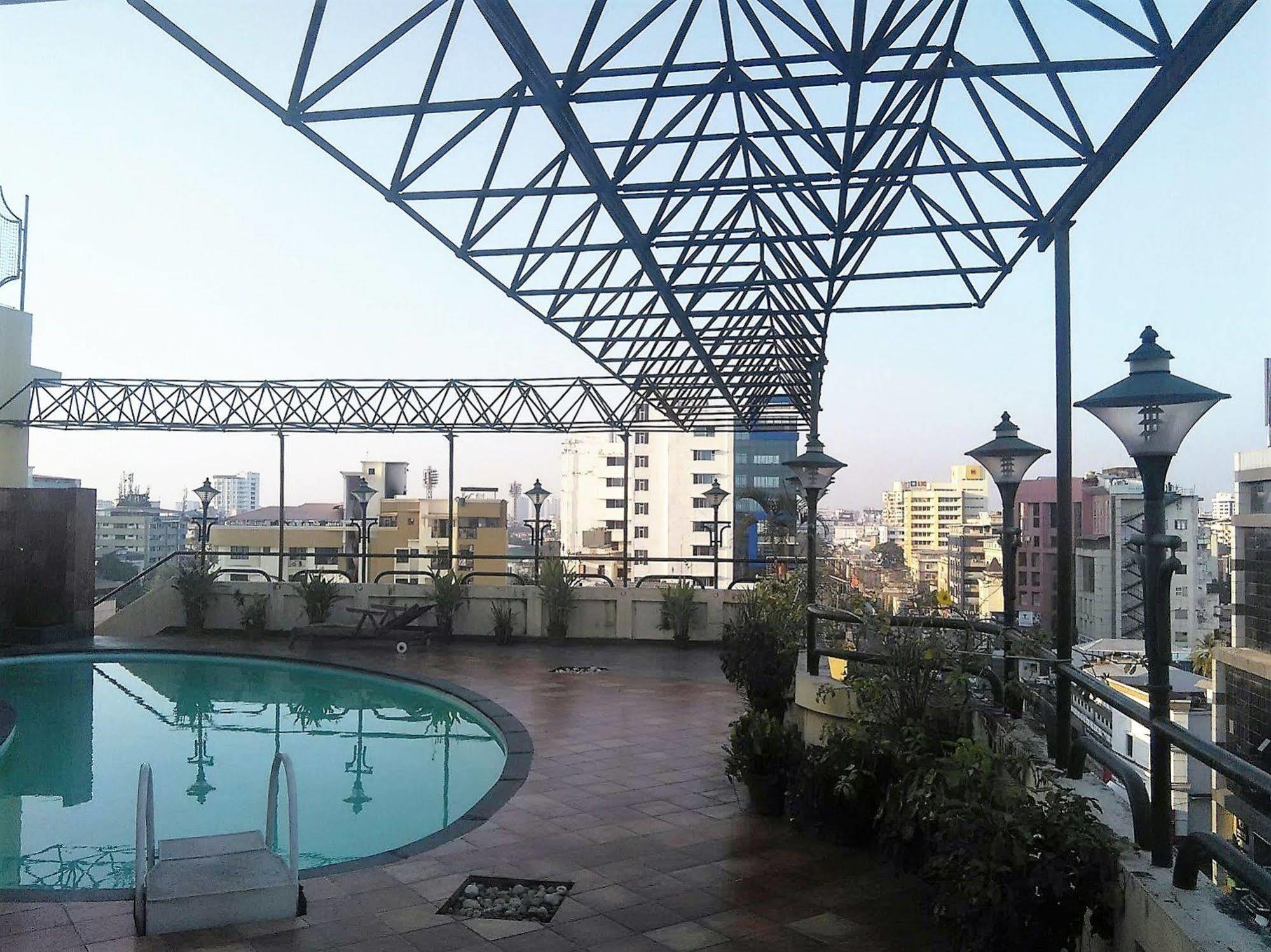เดอะ วูด แมเนอร์ เอ็มจี โรด Hotel Kochi ภายนอก รูปภาพ