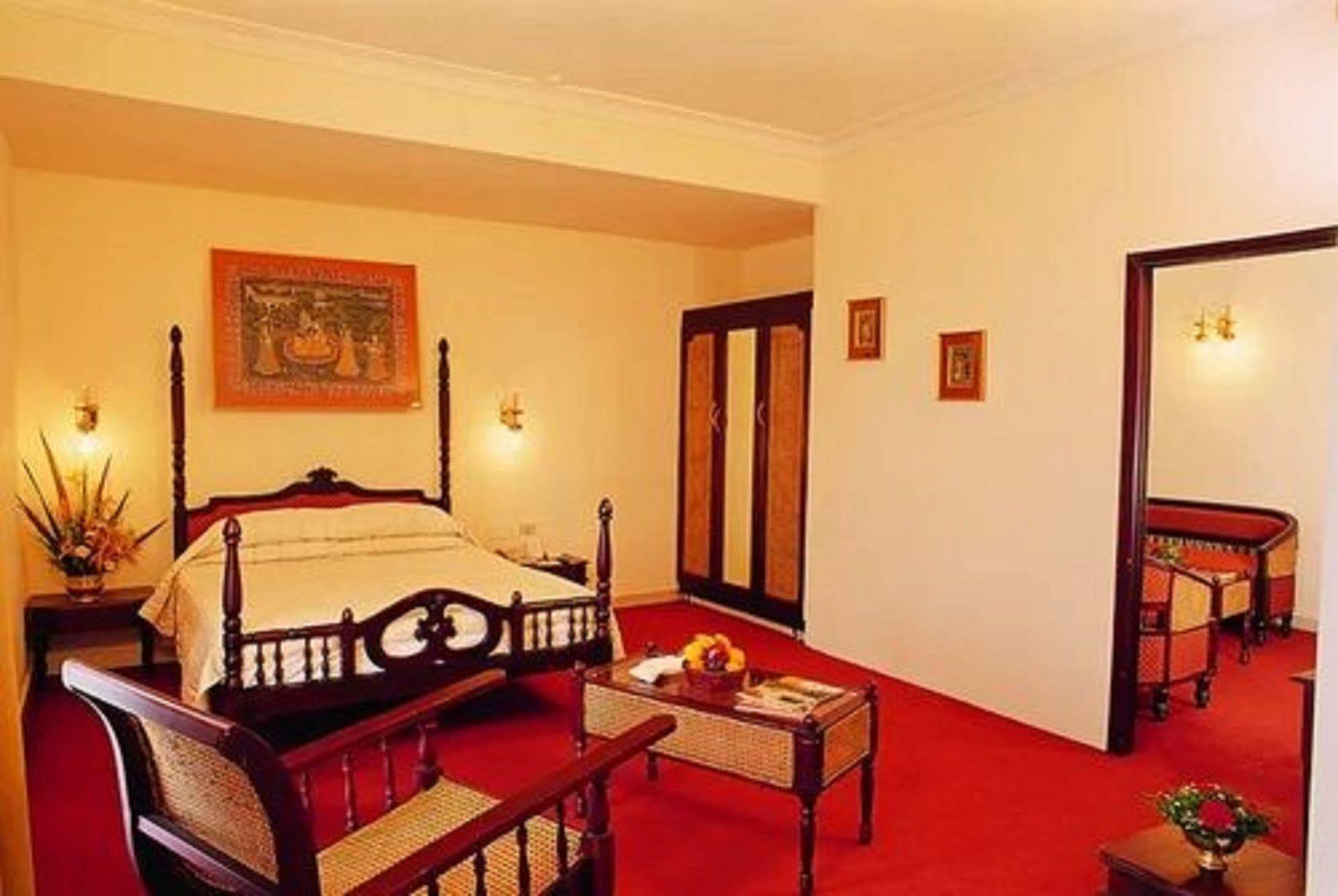 เดอะ วูด แมเนอร์ เอ็มจี โรด Hotel Kochi ภายนอก รูปภาพ